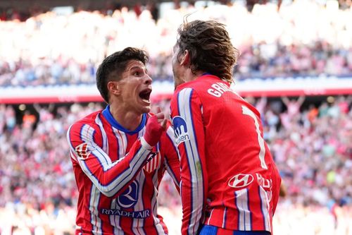 Con trai Diego Simeone khóc khi giải cứu Atletico