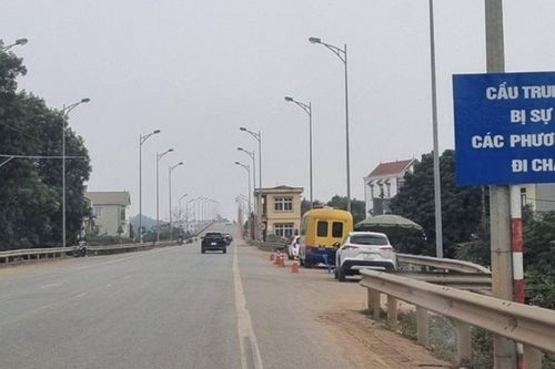 Cấm 2 loại phương tiện lưu thông qua cầu Trung Hà