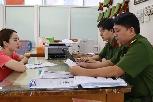 Tạo vỏ bọc là người có quan hệ, lừa đảo hàng chục tỷ đồng
