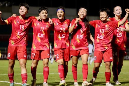 Bóng đá nữ Việt Nam tăng hạng