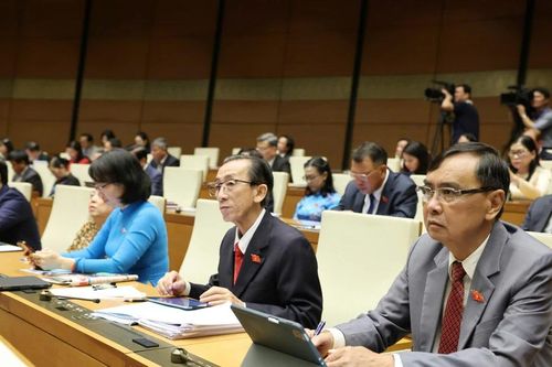Ủy ban Kinh tế lo ngại giá nhà đất cao, vượt quá khả năng chi trả của người dân