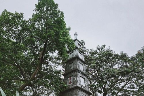 Người xây Tháp Bút