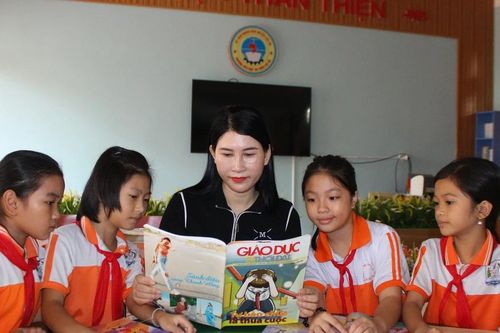 Những người đứng sau bục giảng
