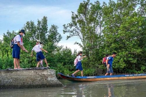 Gian nan đường tới trường ở vùng sông nước Cà Mau