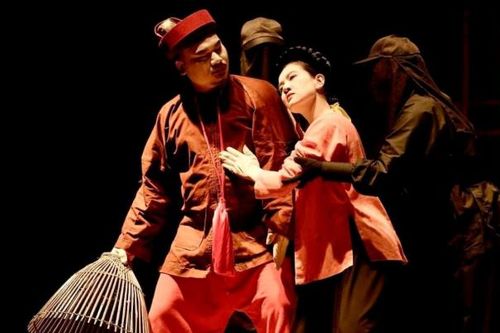 'Nghêu Sò Ốc Hến' lên sân khấu múa rối người