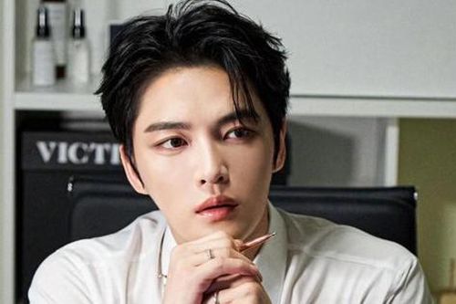 Nam ca sĩ nổi tiếng nhất nhì showbiz và quá khứ đầy biến động gây bất ngờ