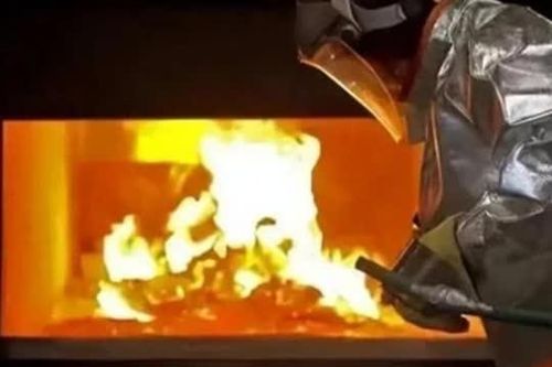 Bạn có biết một số bí mật của lò hỏa táng? Sau khi đốt xong chỉ được phép mang một phần tro cốt đi?