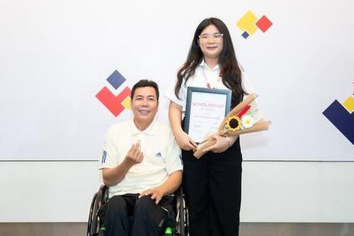 Cô bé bị bỏ rơi lúc mới 3 ngày tuổi và hành trình chinh phục giấc mơ đại học