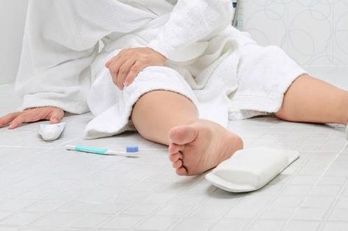 Mùa này, cẩn trọng với dấu hiệu ngừng tim khi tắm