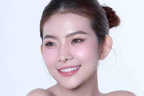 Trang điểm đầy thu hút với sắc cam đào