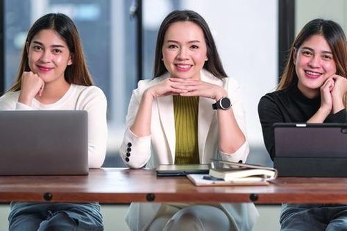 'Nội tướng' không phải 'robot chạy bằng cơm'