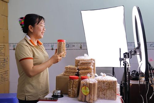 Đồng hành cùng phụ nữ trên hành trình số hóa