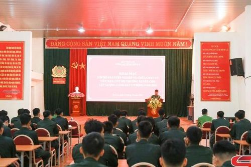Nâng cao nghiệp vụ chữa cháy và cứu nạn cho lực lượng Cảnh sát cơ động