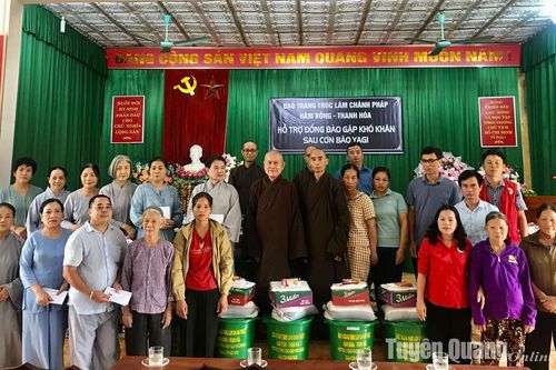 Đạo tràng Trúc Lâm chính pháp Hàm Rồng tặng 100 suất quà cho người dân huyện Yên Sơn