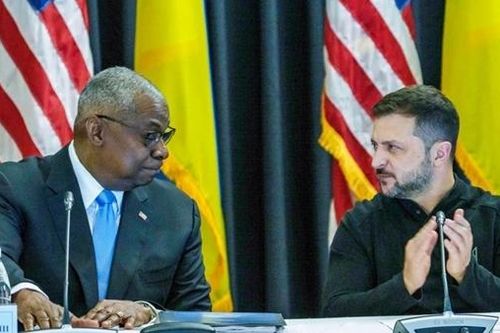 Bộ trưởng Quốc phòng Mỹ đến Ukraine trước thềm bầu cử tổng thống
