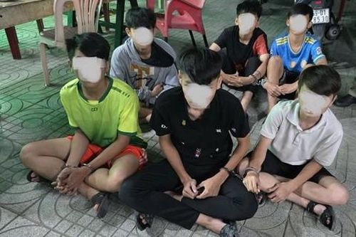 Bắt nhóm cướp tài sản bằng... điếu cày