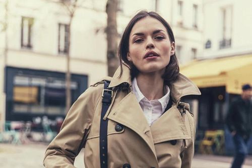 Biểu tượng phong cách quý cô sành điệu gọi tên áo khoác trench coat