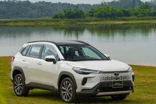 Toyota Corolla Cross tiếp tục tạo sức nóng trên thị trường