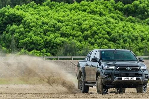 Chinh phục những cung off-road khó quên cùng 'người hùng' Hilux