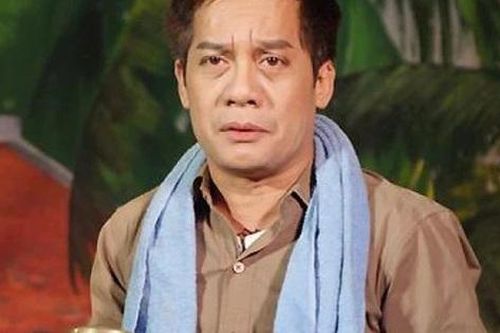 Một nam NSƯT bị học trò nói: 'Mỗi lần không hài lòng, thầy đập trang sức ngay trên lớp'