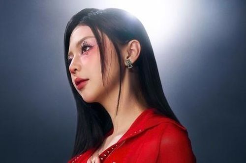 Hội chị em 'Sao Nhập Ngũ' chúc mừng Liz Kim Cương tái xuất V-Pop
