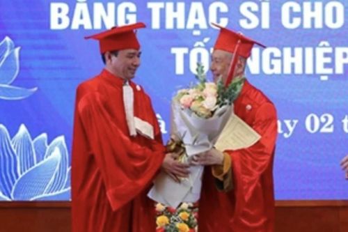 Bộ GD-ĐT yêu cầu trường đại học thu hồi toàn bộ bằng cấp của ông Vương Tấn Việt