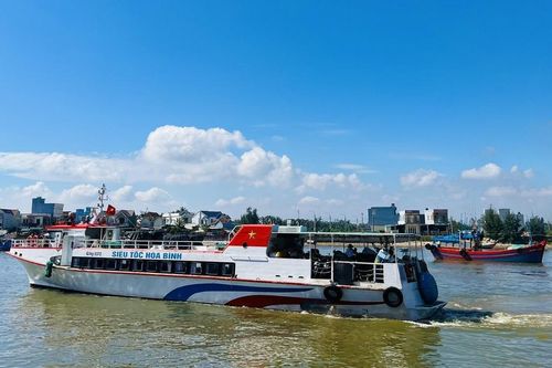 Quảng Ngãi: Biển động, tạm dừng tuyến vận tải Sa Kỳ - Lý Sơn