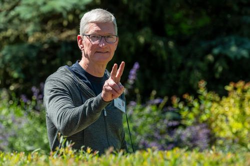 'Nghề tay trái' của Tim Cook