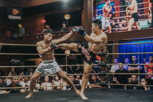 Những cuộc đối đầu nảy lửa tại giải MMA của Johnny Trí Nguyễn