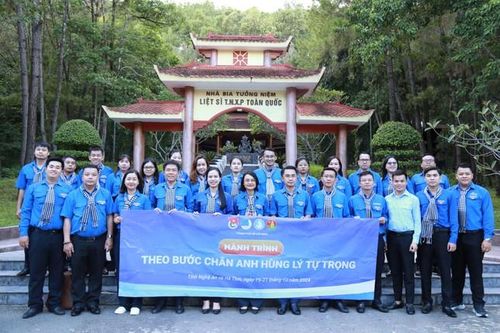 Nhiều hoạt động của đoàn viên, sinh viên TP. HCM nhân Kỷ niệm 110 năm Ngày sinh Anh hùng Lý Tự Trọng