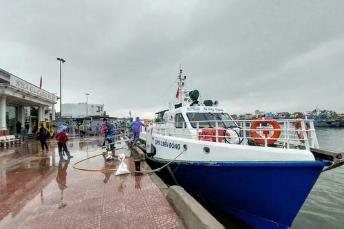 Biển động, Quảng Ngãi tạm dừng tuyến vận tải Sa Kỳ - Lý Sơn