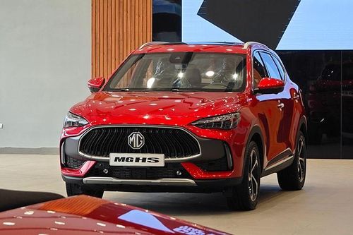 MG HS 'đại hạ giá', SUV cỡ C chỉ 530 triệu tại Việt Nam
