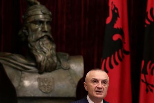 Cựu Tổng thống Albania bị bắt vì tội tham nhũng