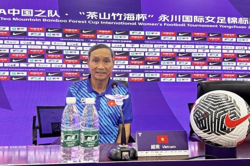 Huấn luyện viên Mai Đức Chung: 'Các cầu thủ nữ Việt Nam sẽ thi đấu tốt trước tuyển Uzbekistan'