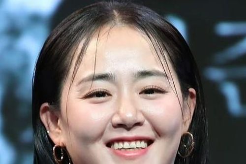 Em gái quốc dân Moon Geun Young phát tướng