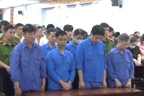 7 bị cáo nguyên cán bộ Thanh tra giao thông tỉnh Bà Rịa – Vũng Tàu bị tuyên phạt 6 đến 20 năm tù