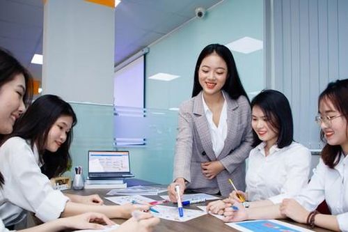 Chọn ngành Quản trị kinh doanh, chọn mô hình đào tạo nào để phát triển tốt nhất?