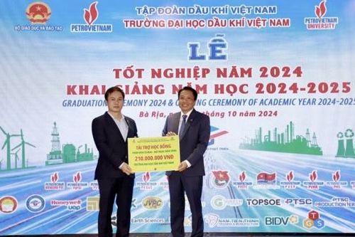Phân bón Cà Mau - 8 năm vững bước đồng hành cùng giáo dục Trường Đại học Dầu khí Việt Nam