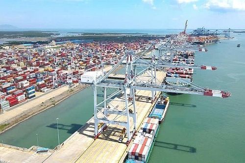 Cảng biển Việt Nam có 22 tuyến dịch vụ tàu mẹ đi thẳng Hoa Kỳ, châu Âu