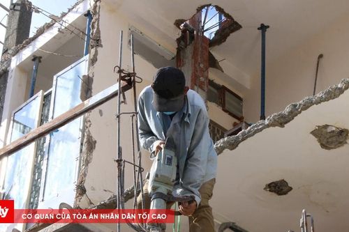 Người dân TP.HCM tự nguyện dỡ nhà để mở rộng đường