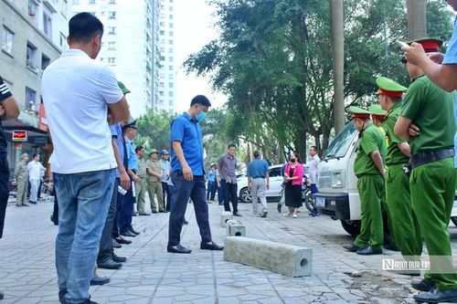 Hà Nội: 'Cưỡng chế' khu vực trông xe trái phép tại khu đô thị Xa La