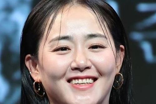 Xót xa ngoại hình, sự nghiệp lao dốc không phanh của 'em gái quốc dân' Moon Geun Young