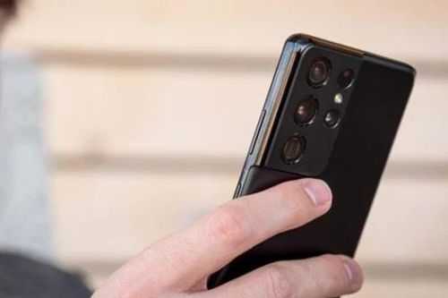 Đây là đàn anh cứng Galaxy S24 Ultra, rẻ như rau camera 'thiên lý nhãn' chụp xa ăn đứt iPhone 16 Pro