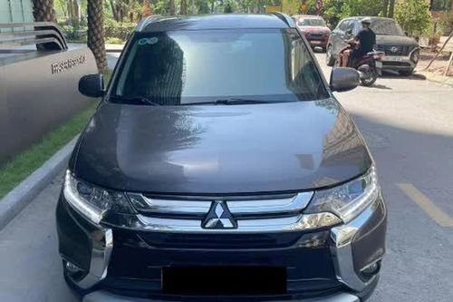Hàng hiếm Mitsubishi Outlander sử dụng 8 năm được rao bán với giá ngang Hyundai Grand i10