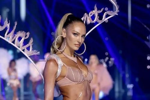 'Thiên thần' Victoria's Secret U40 bật mí bí quyết giữ dáng hoàn hảo dù đã sinh hai con