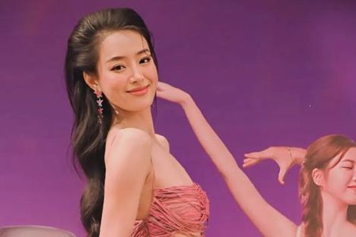 Á hậu Bùi Khánh Linh đẹp ngẩn ngơ ở thảm đỏ Bước Nhảy Hoàn Vũ