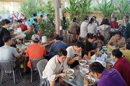 Phở 0 đồng - ấm lòng người nghèo