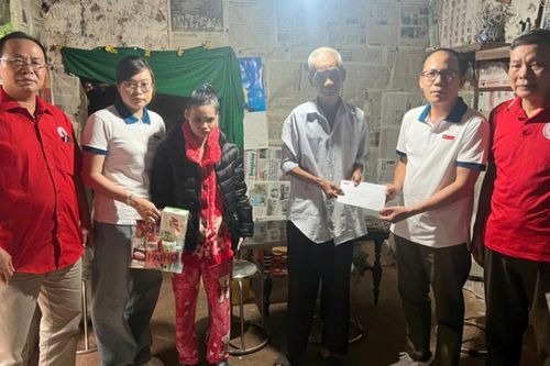 Công ty TNHH Việt Nam Paiho thăm, tặng quà người dân, học sinh có hoàn cảnh khó khăn tại huyện Đình Lập