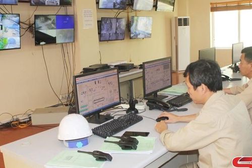 Đẩy mạnh phong trào thi đua lao động, sản xuất