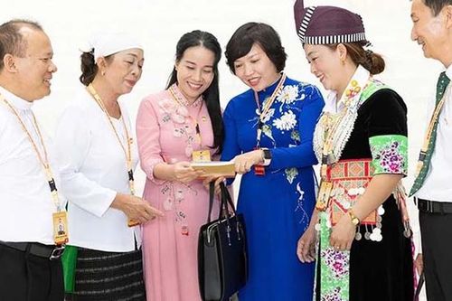 Chung sức đồng lòng vì lợi ích của đất nước và dân tộc